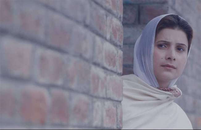 1460455709-Half-Widow_L-9