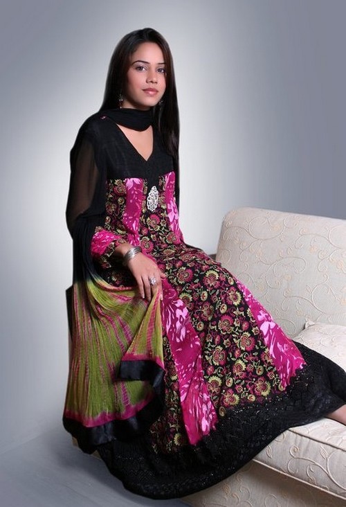 Latest-Pakistani-Fashion-Of-Eid7