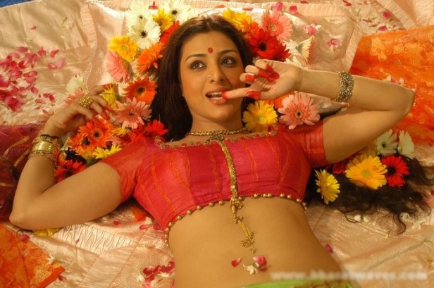 Tabu Hot Photo (7)