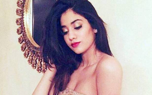 jhanvi-story+_647_111616104843