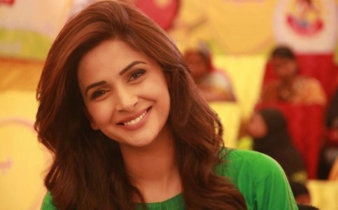 Pakistani-Hot-Model-Saba-Qamar-pics