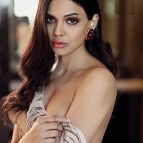 Sara-Loren-Facebook.jpg